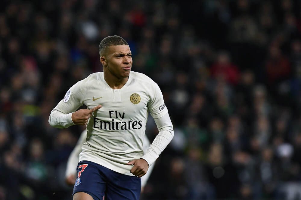 被苹果“踹开”损失1200亿，山东前首富两年翻盘，净利润暴涨200%